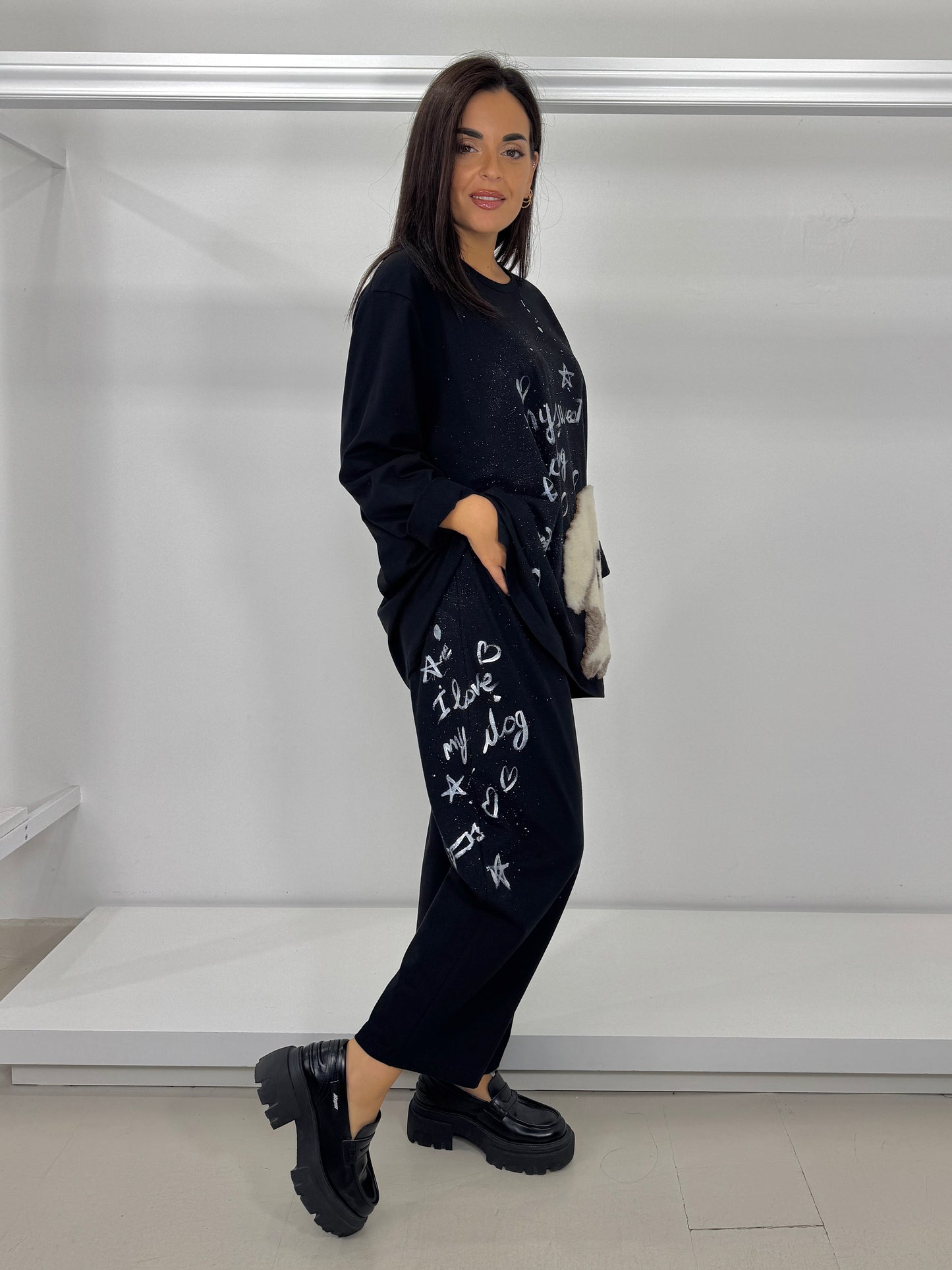 E.D. Maglia applicazione e dipinto a mano