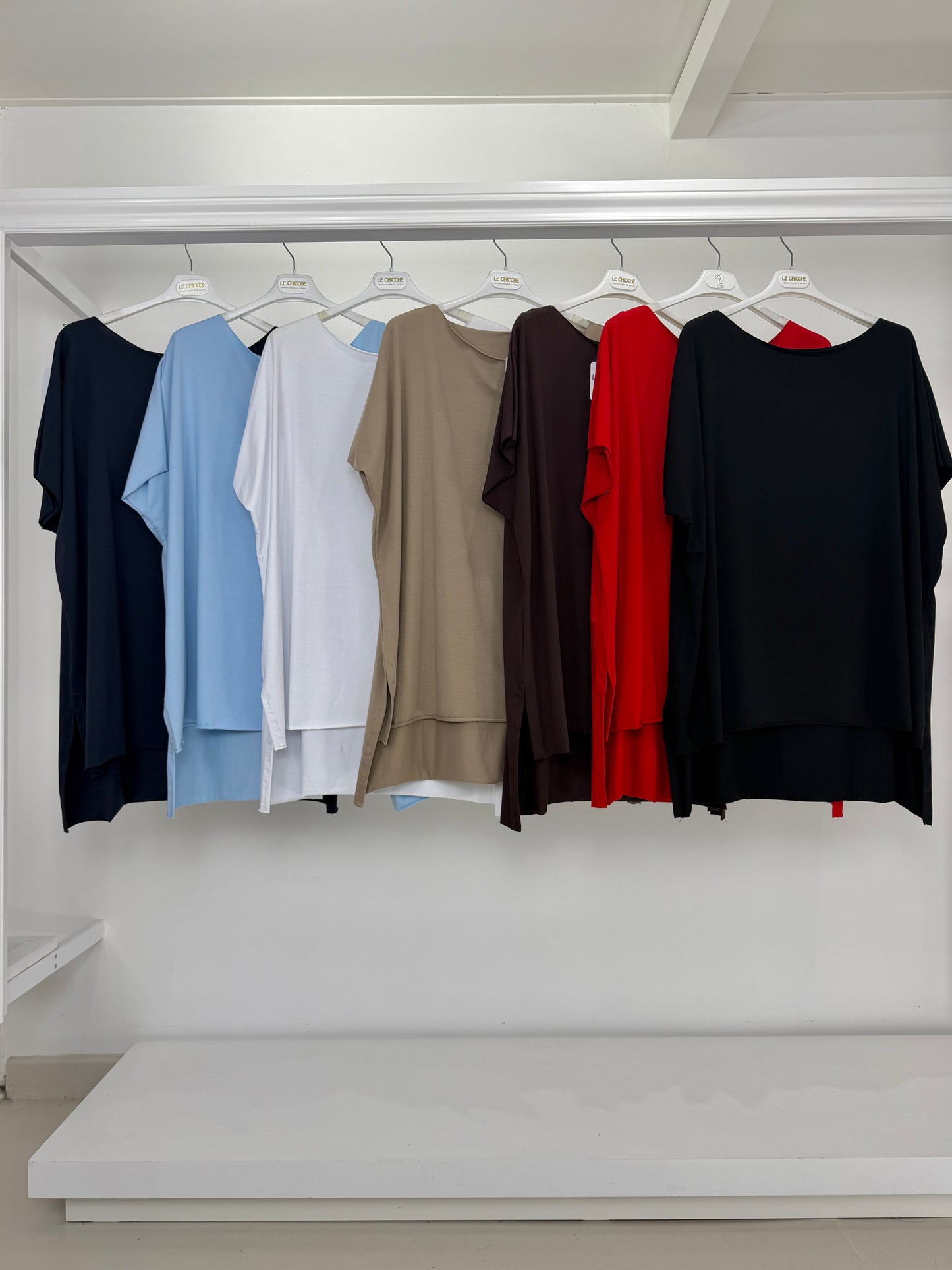Maglia taglio vivo smanicata