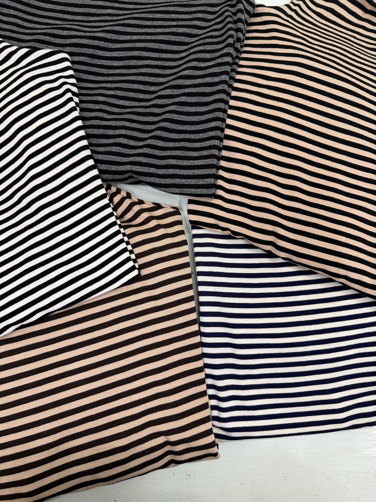 Maglia righe collo a cratere