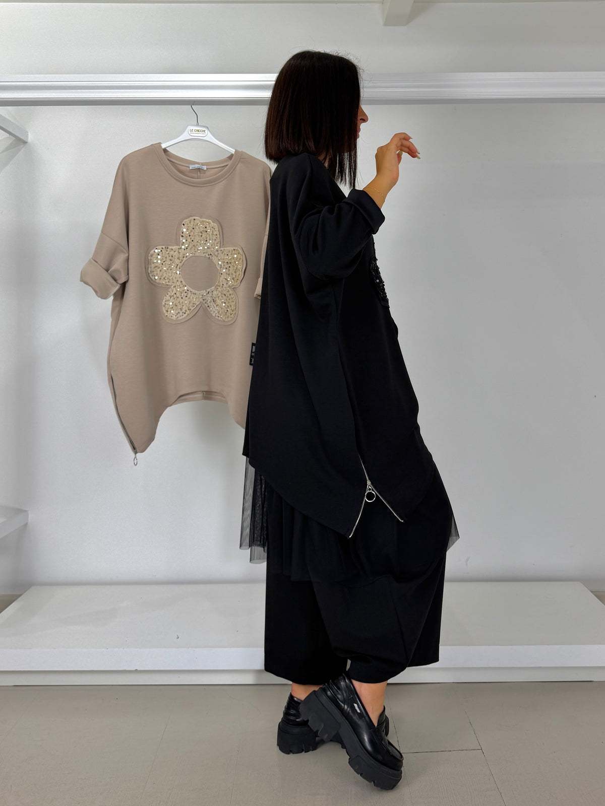 Maglia in neoprene ovetto due cerniere con fiore