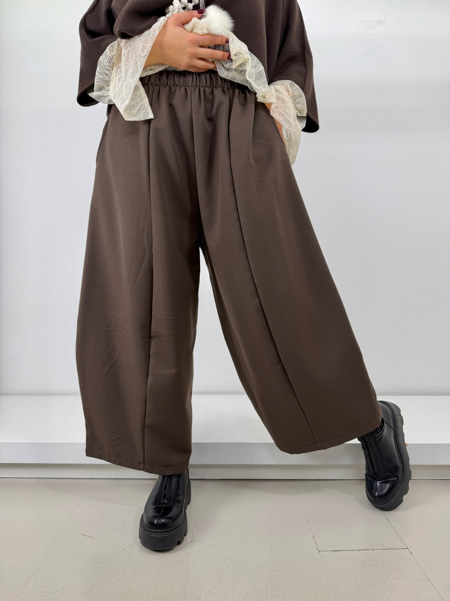 Pantalone gamba larga ovetto