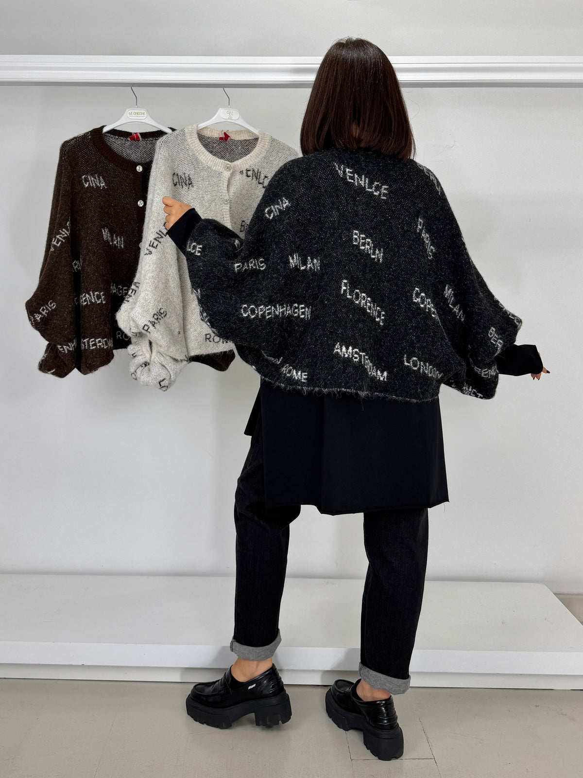 Cardigan scritte manica arricciata
