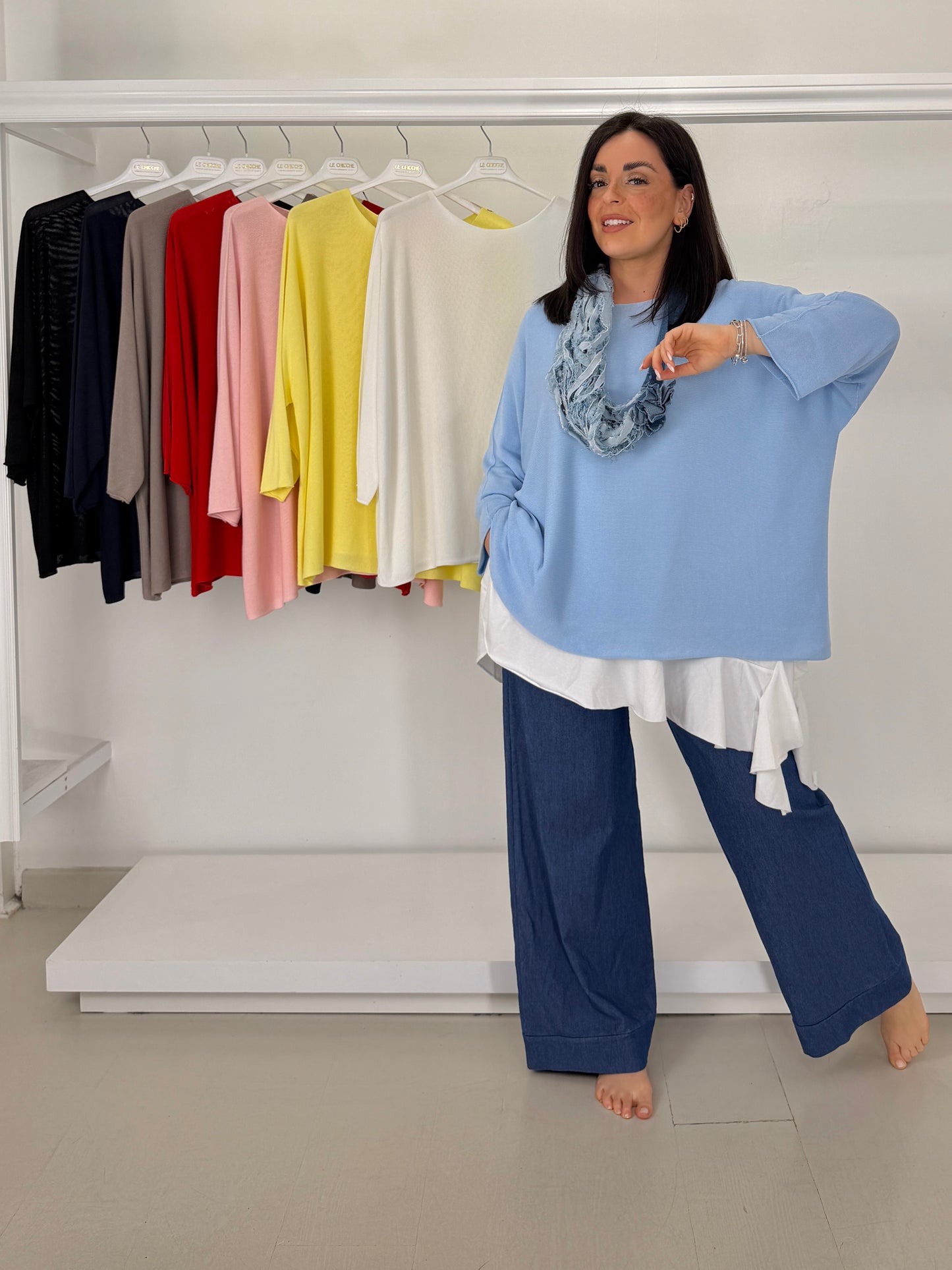 Maglia asimmetrica con balza