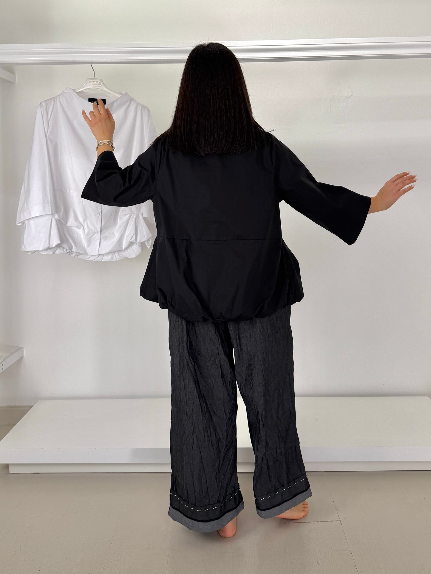 OZAI N KU camicia particolare collo e riprese