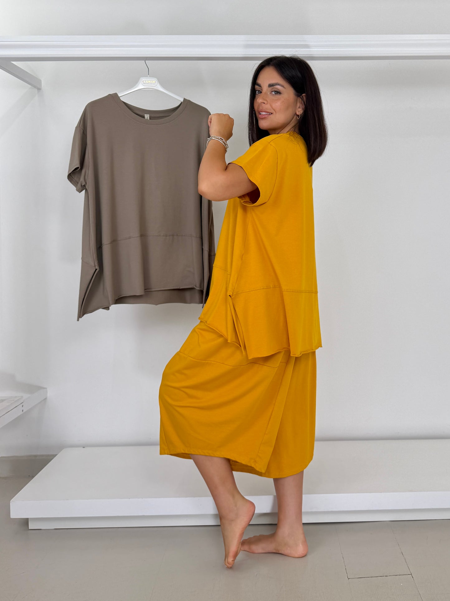 T-shirt svasata spacchi