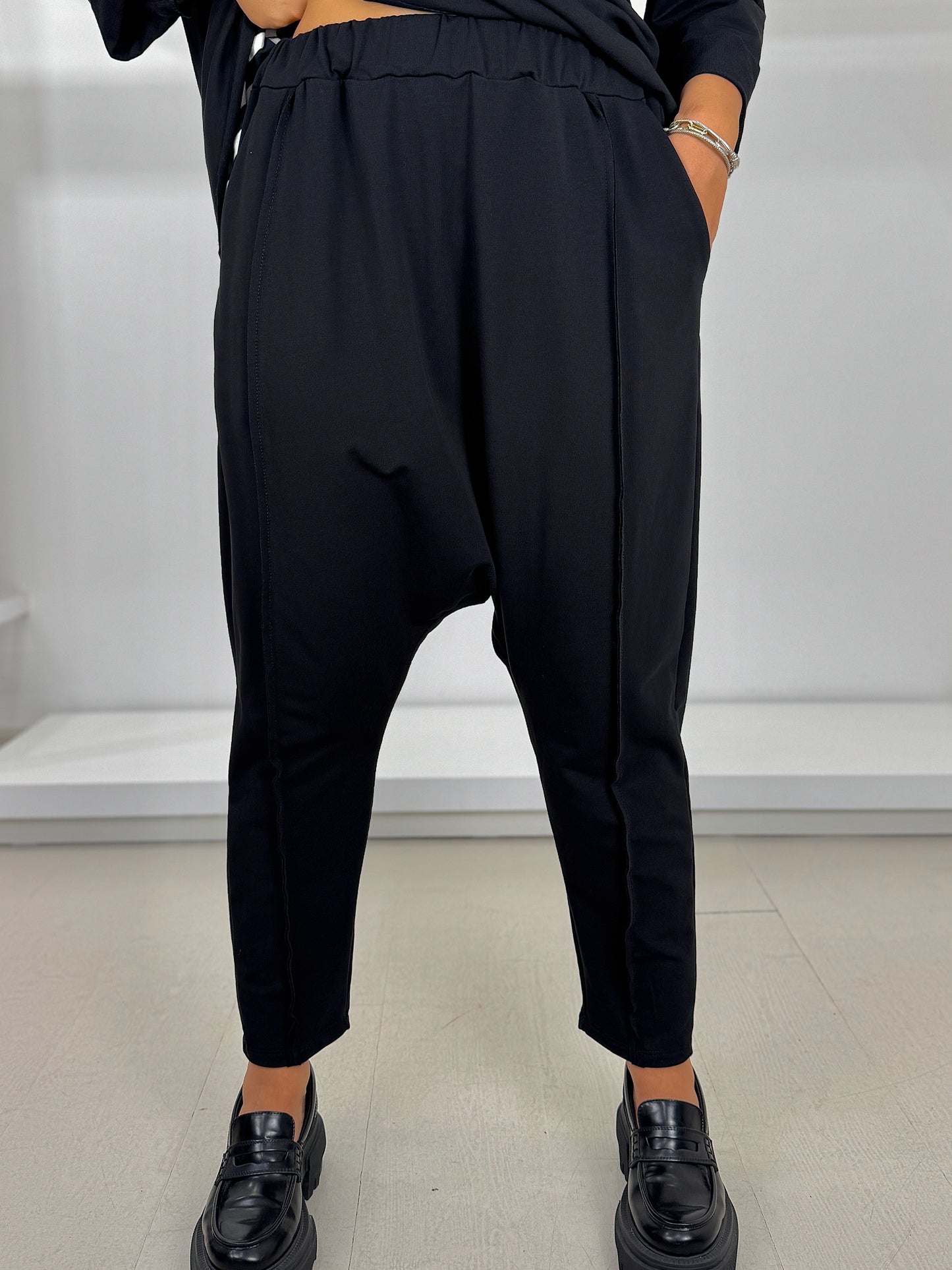 Pantalone garzato cavallo basso