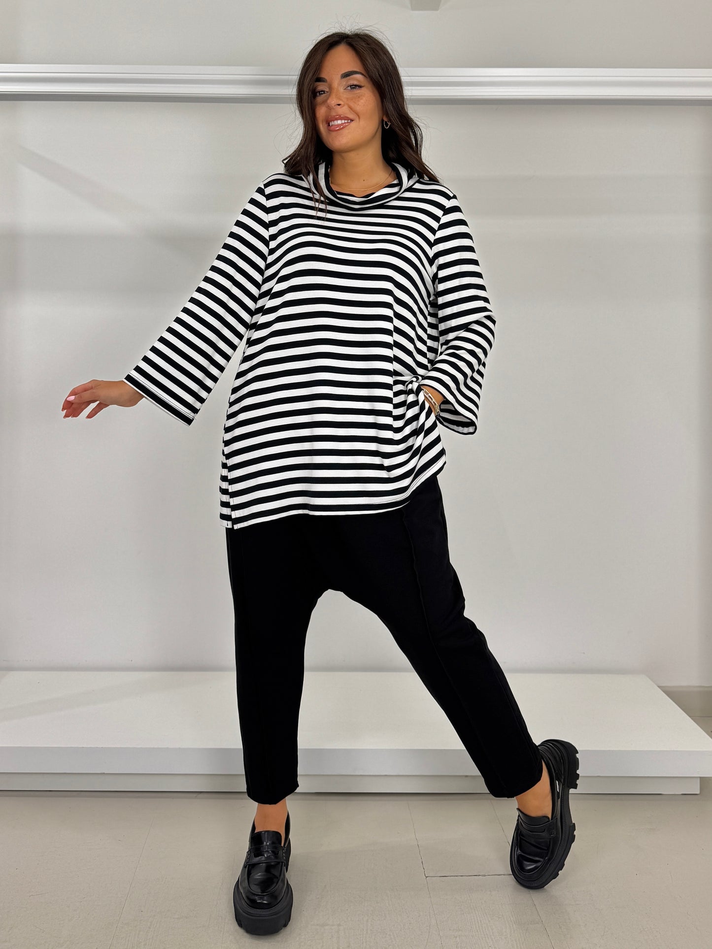 Pantalone garzato cavallo basso