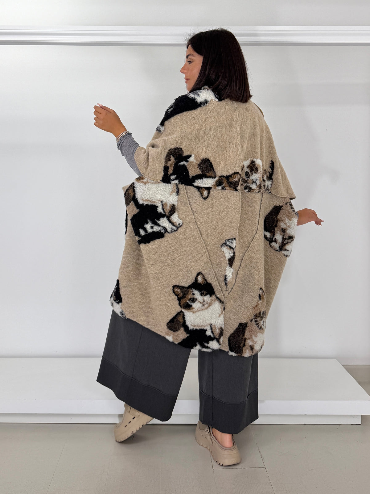 E.D. Cappottino smanicato gatti