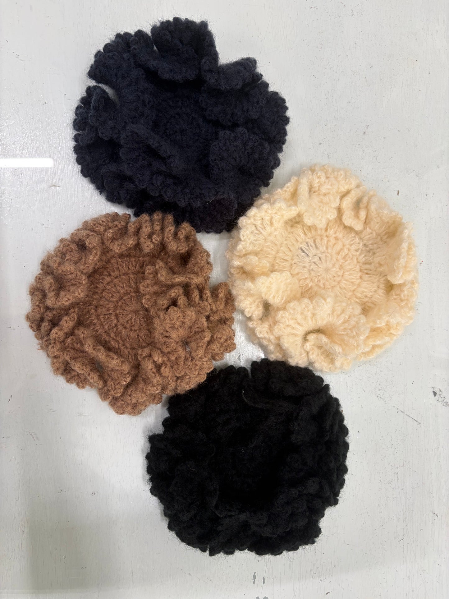 Spilla crochet con calamita / monocolore