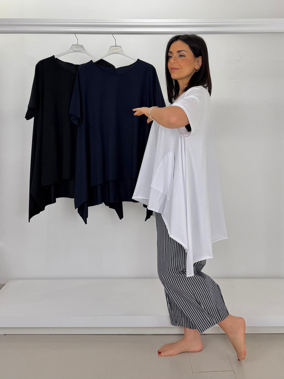 L'Eleganza Curvy che Non Passa Moda: La T-Shirt Perfetta per Ogni Silhouette