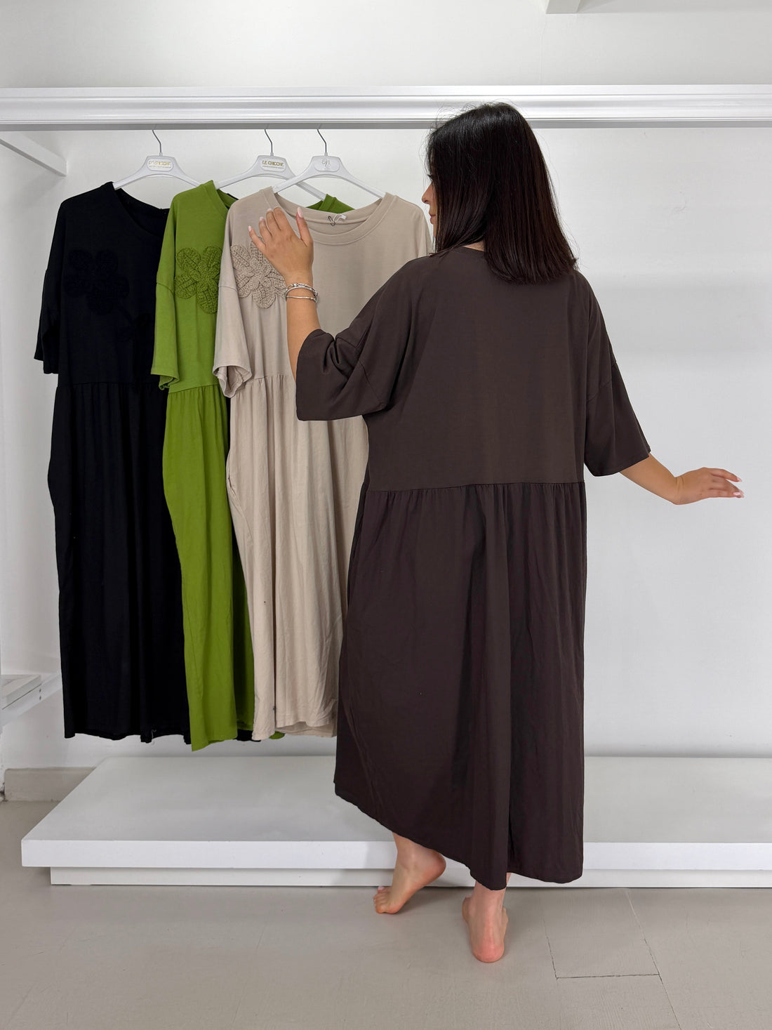 L'Eleganza Floreale Che Esalta Ogni Curva