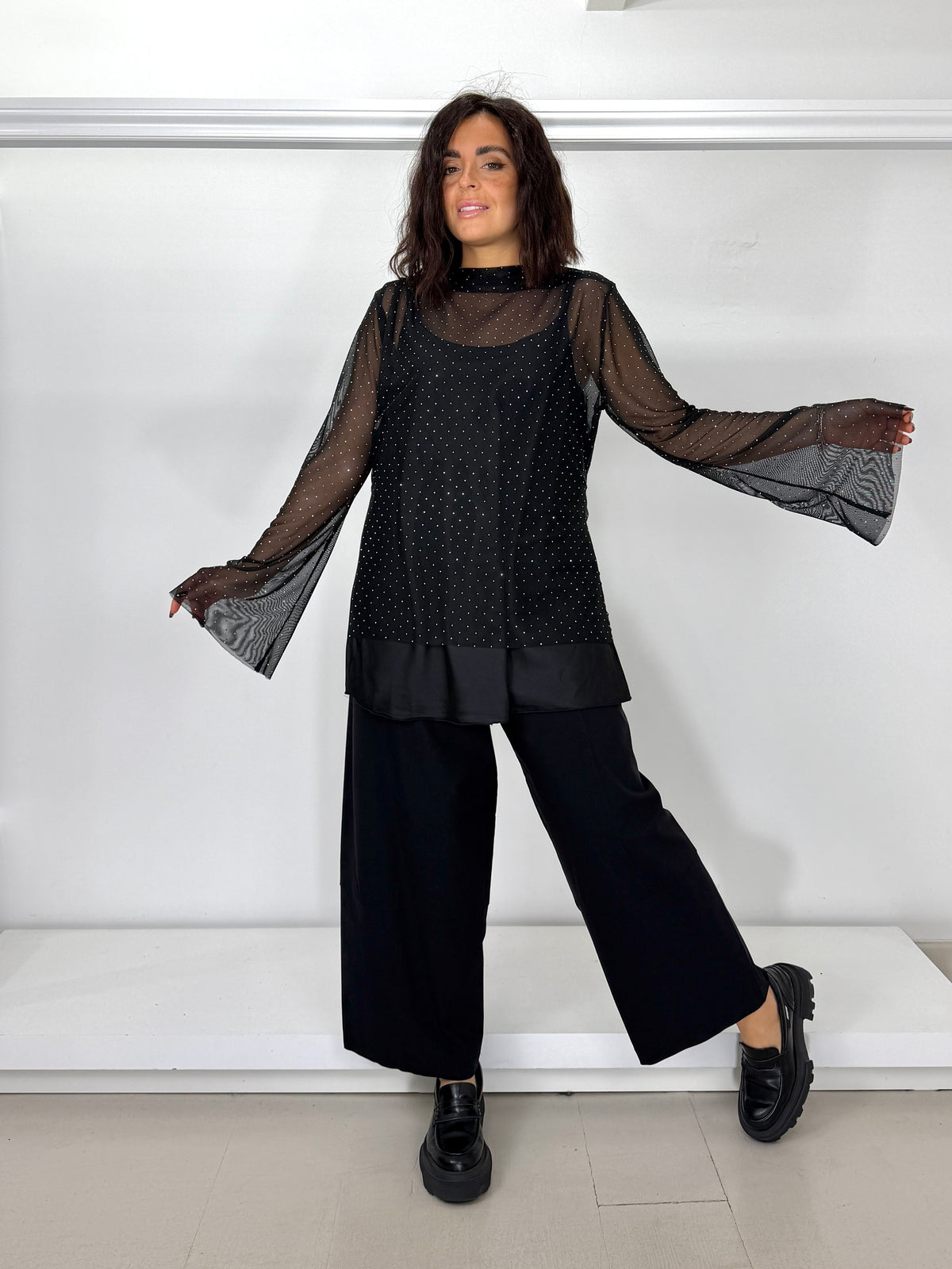 Casacca in tulle elasticizzato punti luce