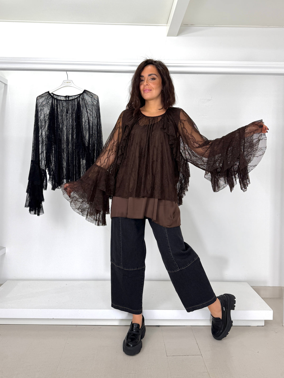 Casacca in pizzo elasticizzato manica balze