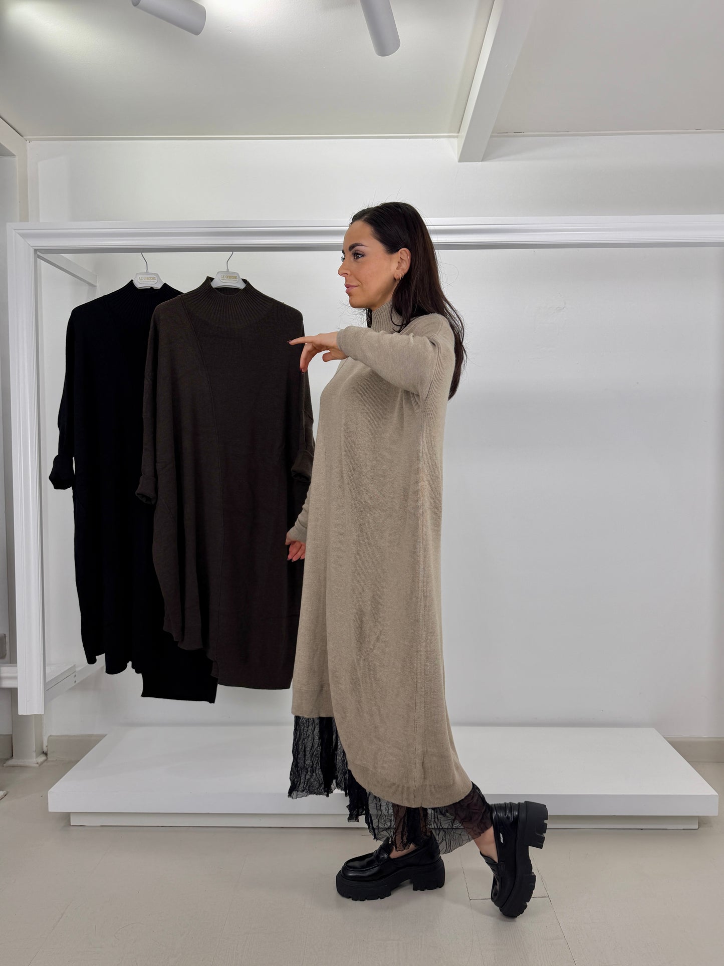 Abito in maglia lupetto asimmetrico