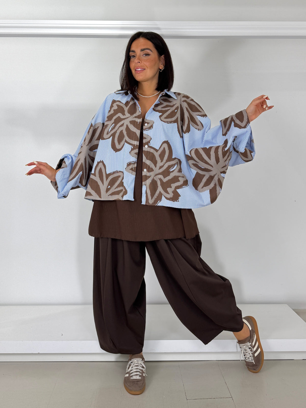 Camicia a fantasia manica arricciata