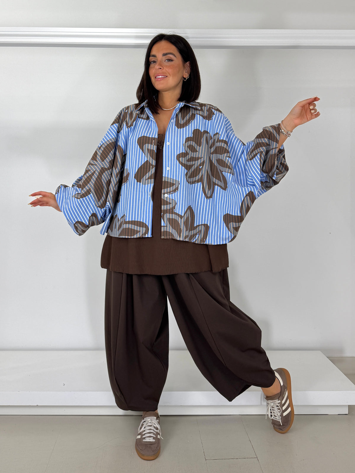 Camicia a fantasia manica arricciata