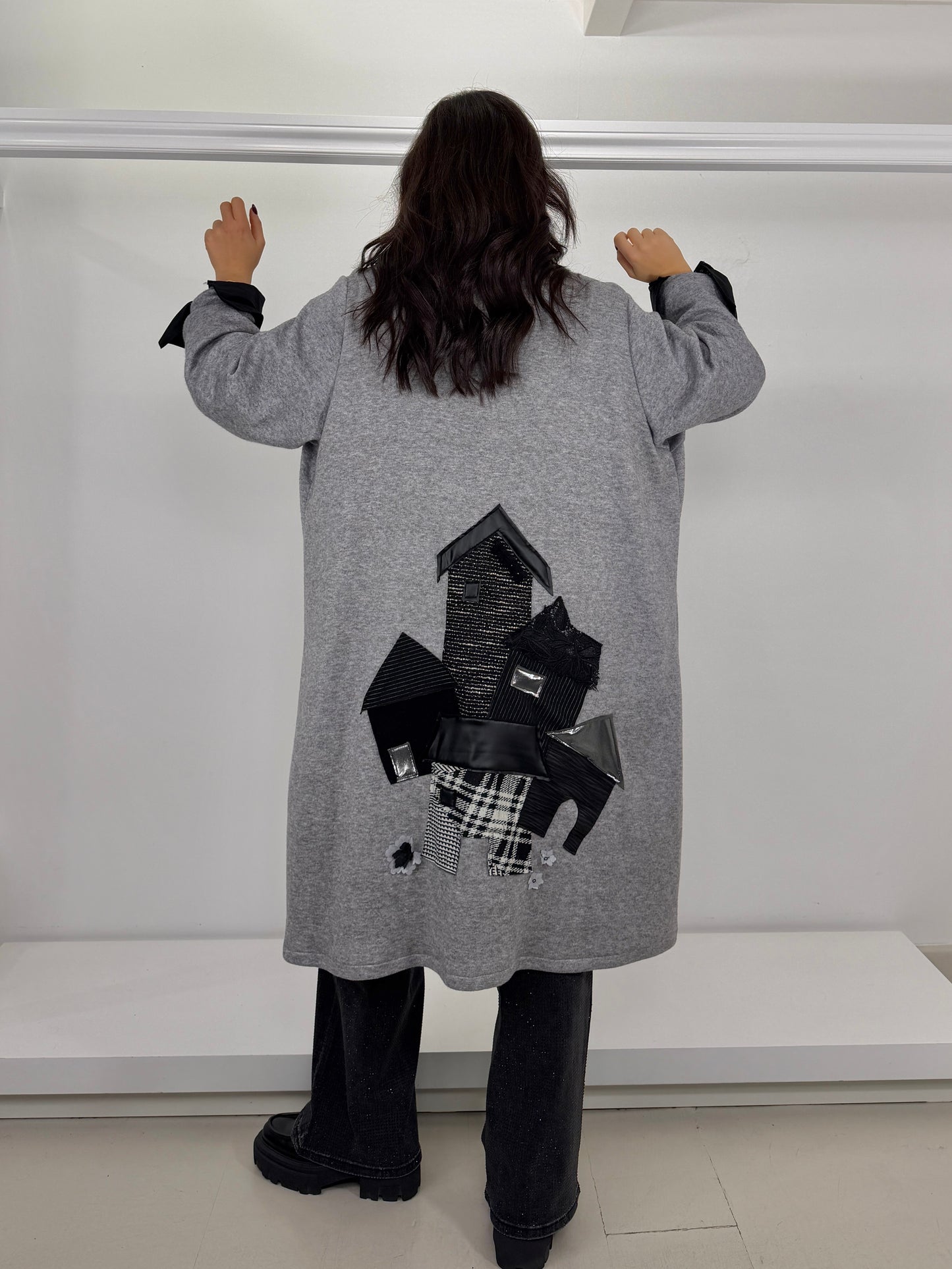 DOLCEMENTE CURVY Cardigan applicazione a mano