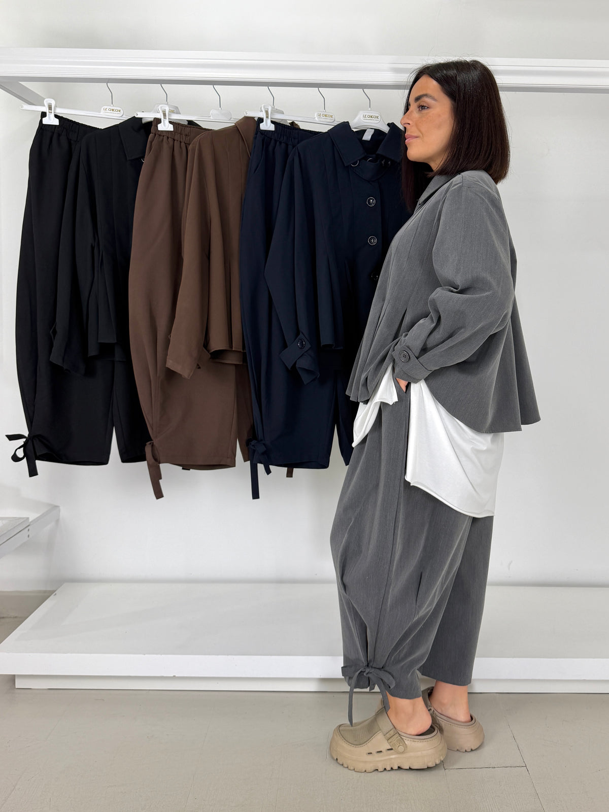 Pantalone motivo fiocco in tessuto