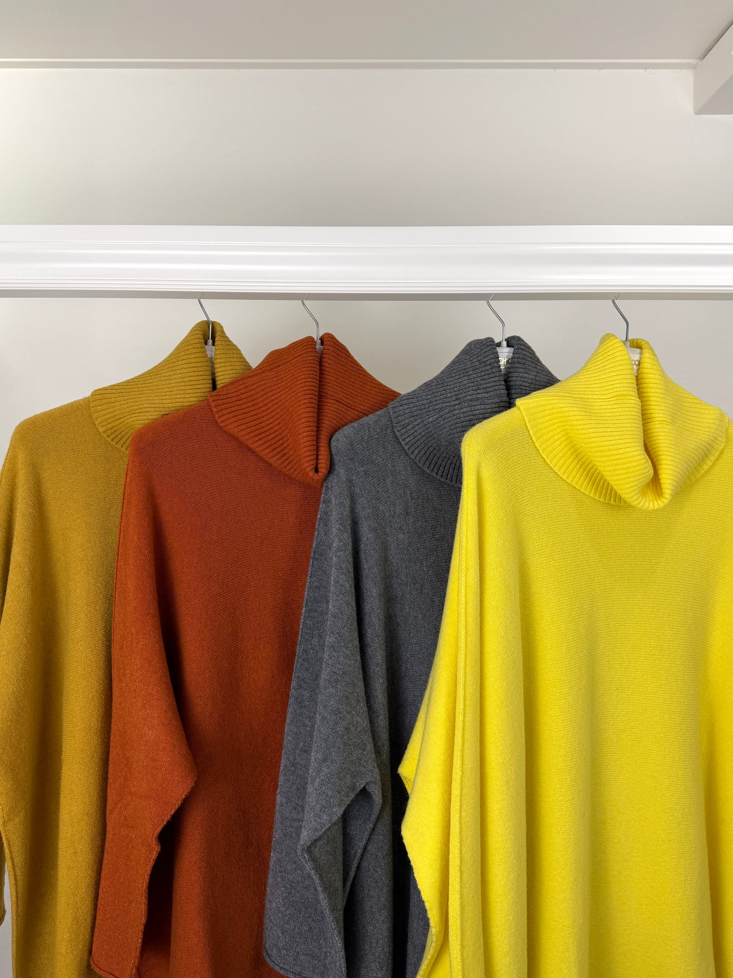 Pullover scatoletta dolcevita