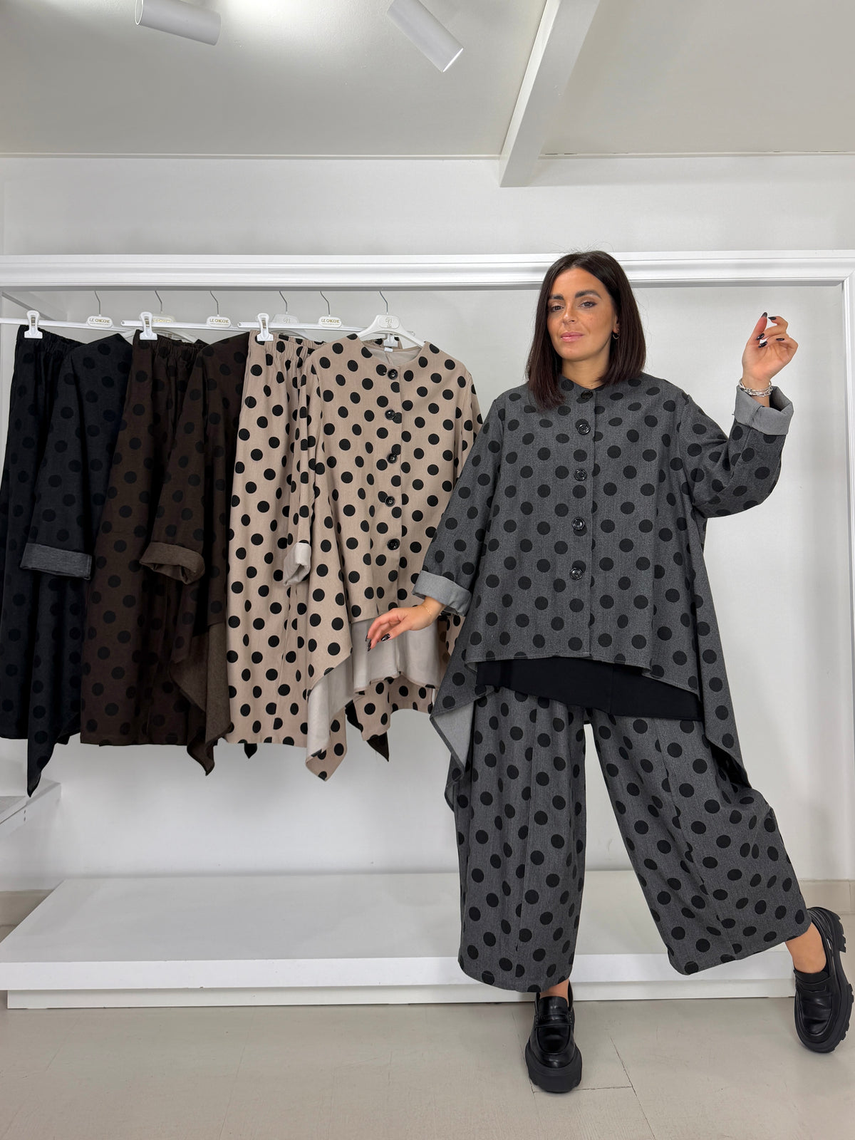 Pantalone gamba larga ovetto bolli stampati