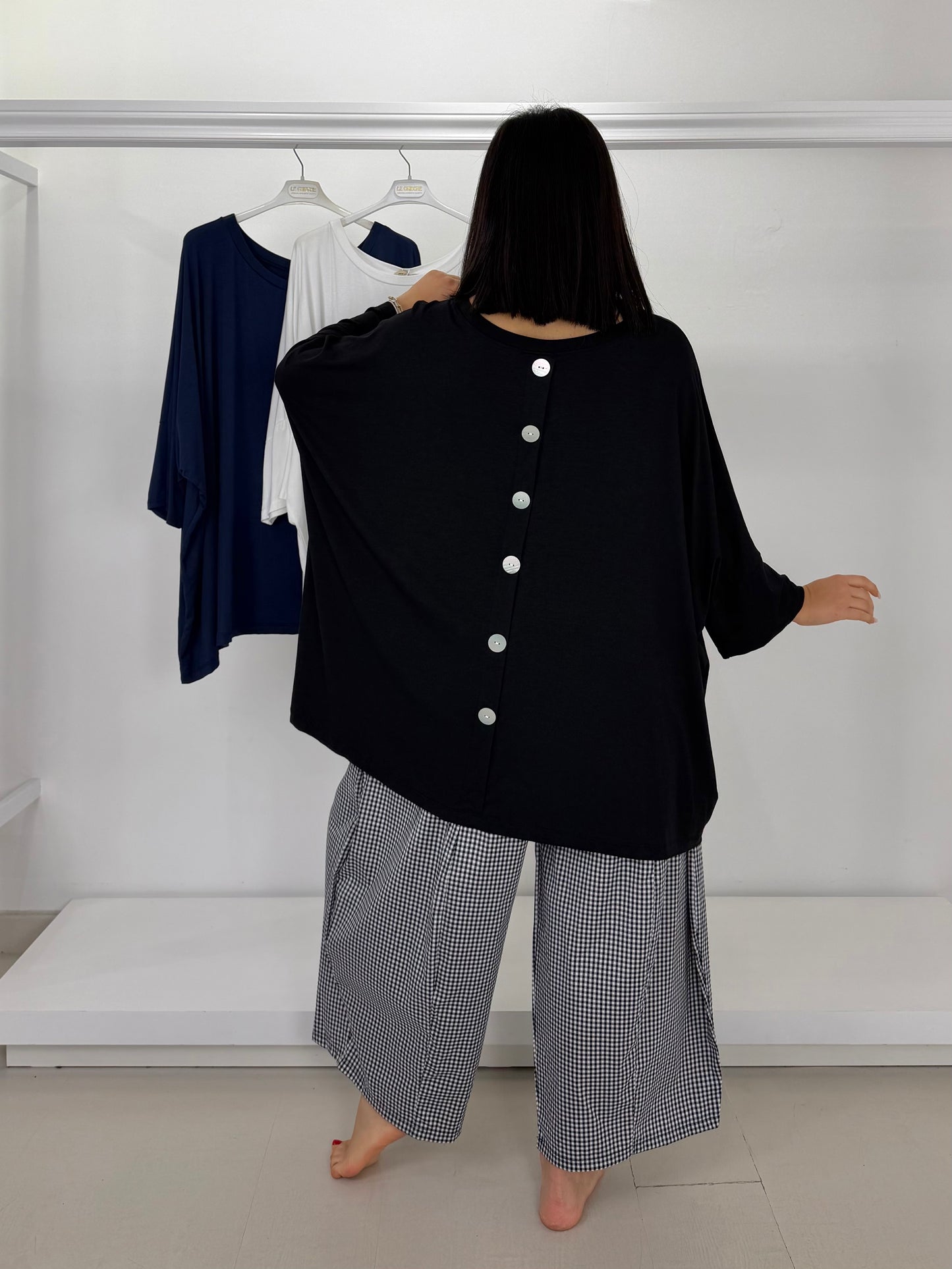 Maxi maglia bottoni dietro