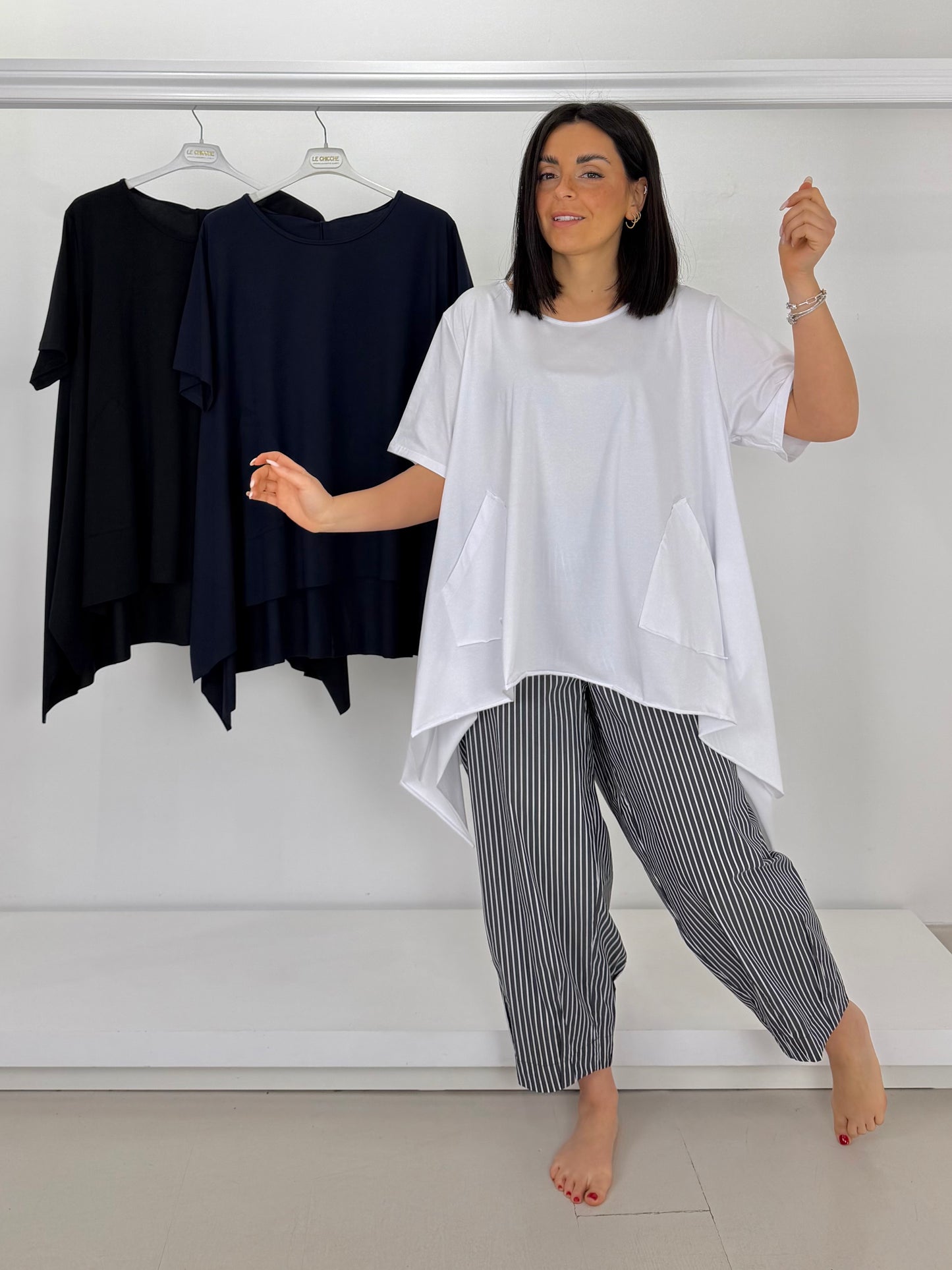 T-shirt taglio laser trapezio con tasche - tinta unita