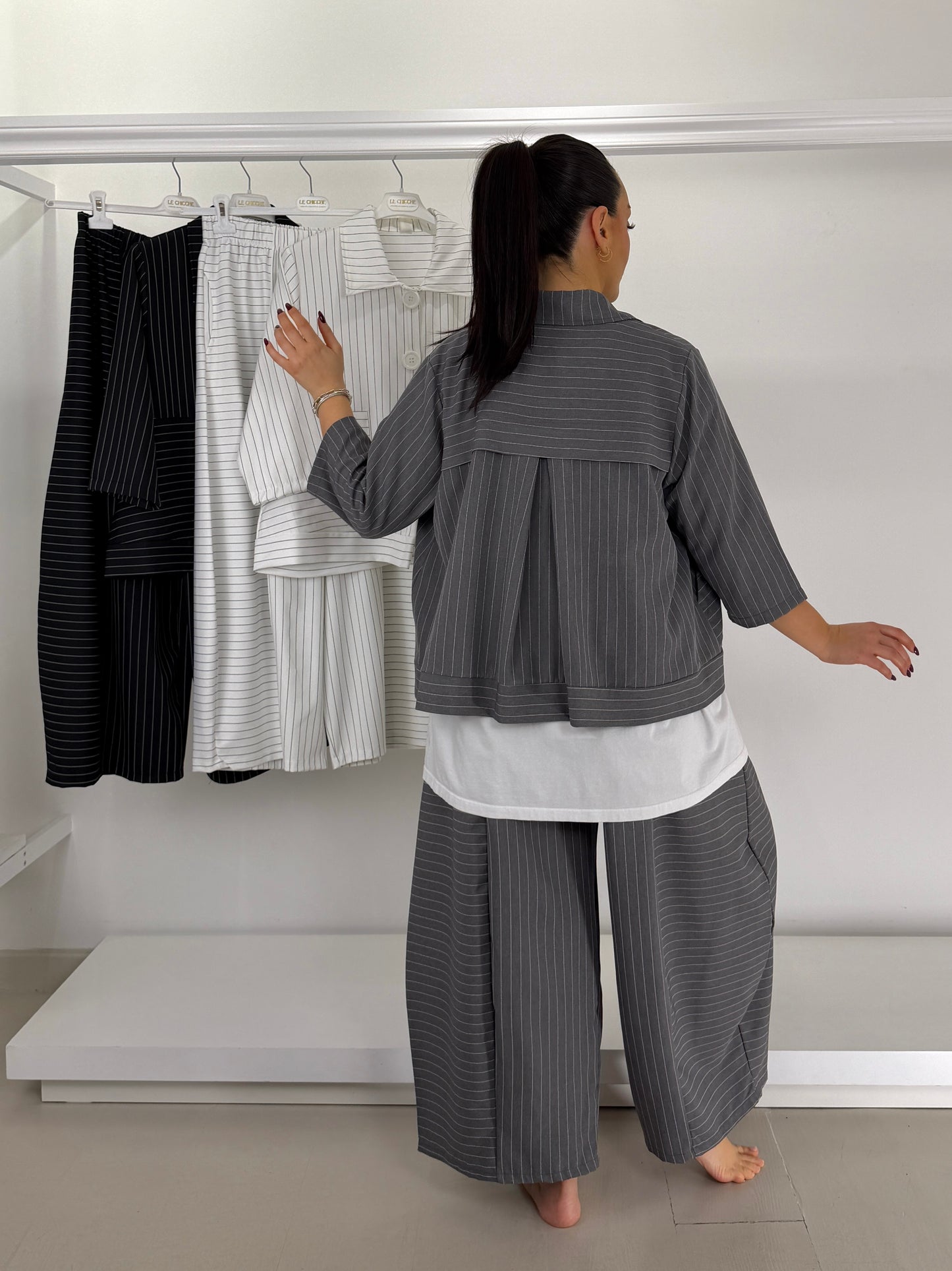 Pantalone gamba larga ovetto gessato