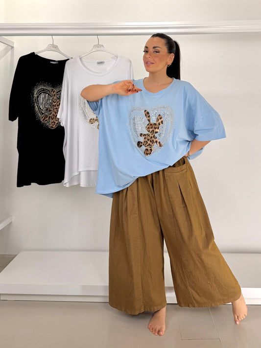 T-shirt con cuore strass