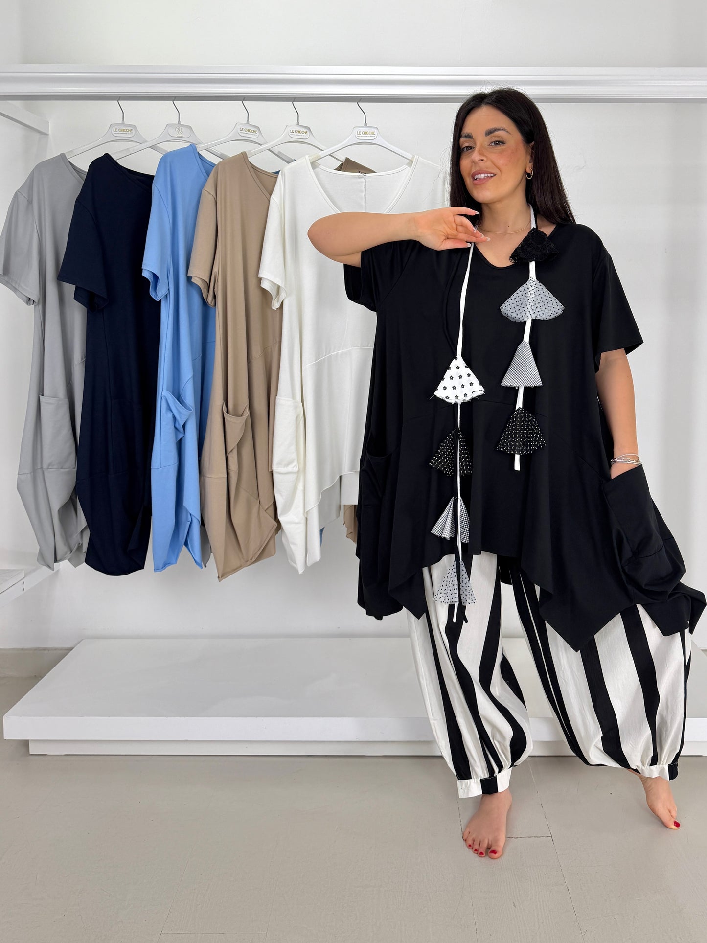 T-shirt over stondata con tasche