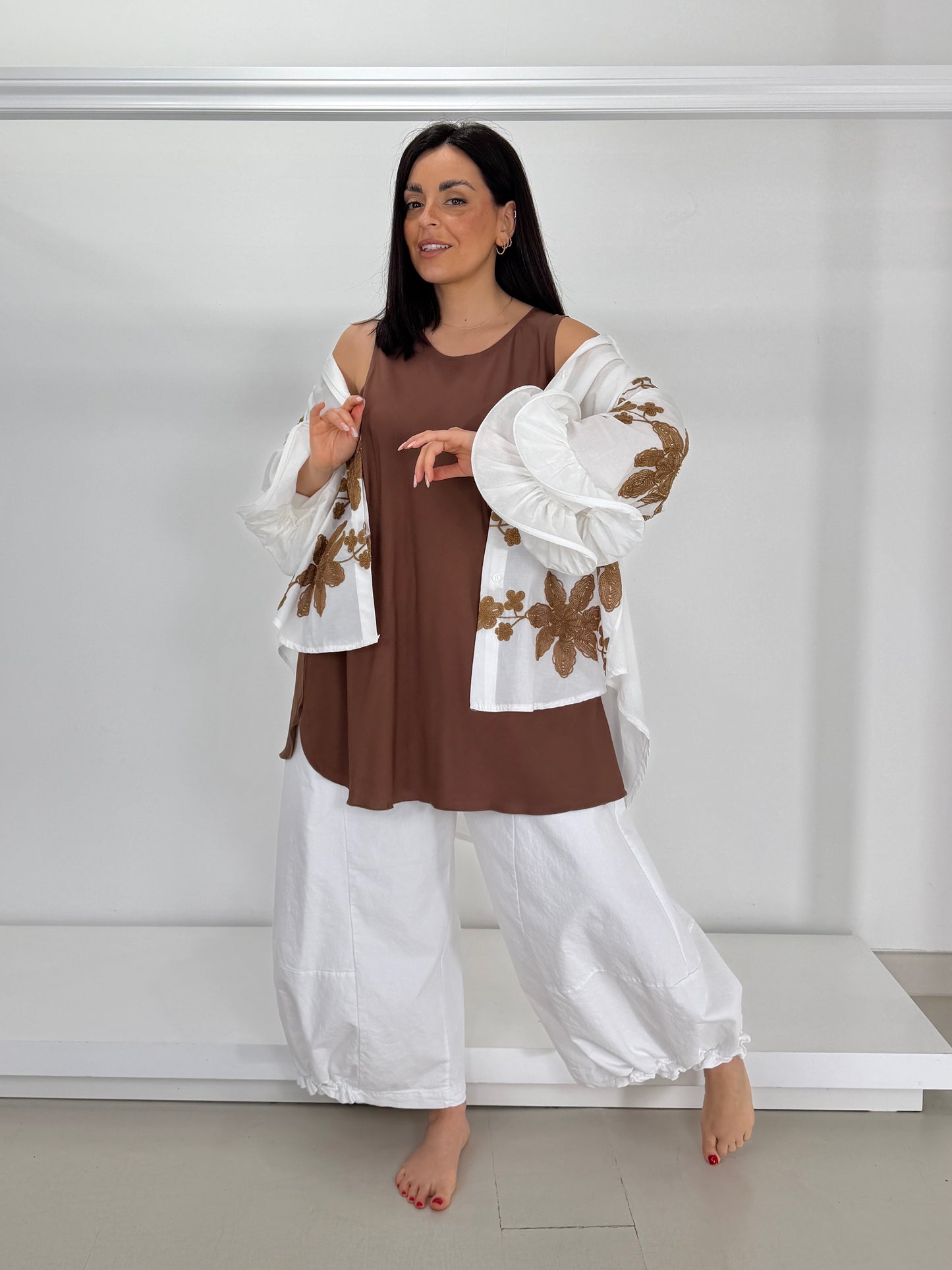 Camicia manica volant fiori ricamati