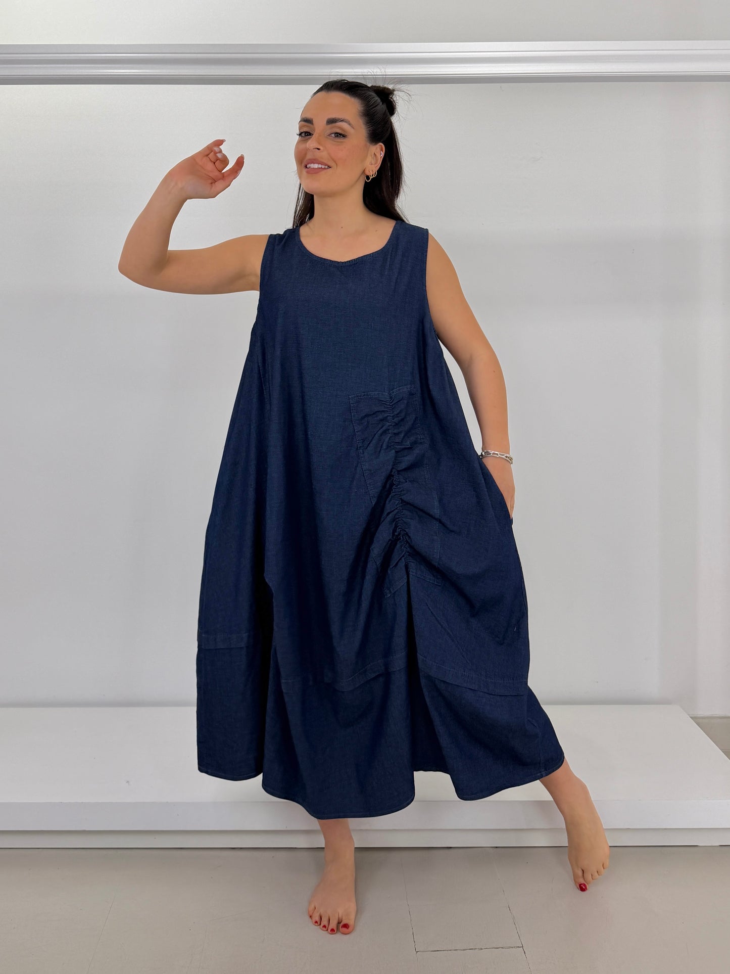 Abito smanicato effetto jeans