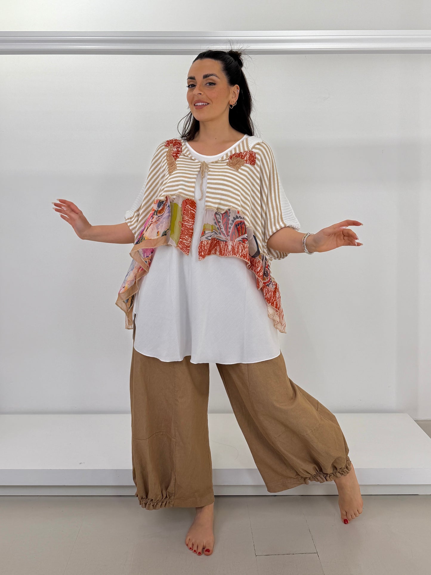 Pantalone effetto jeans fondo arricciato