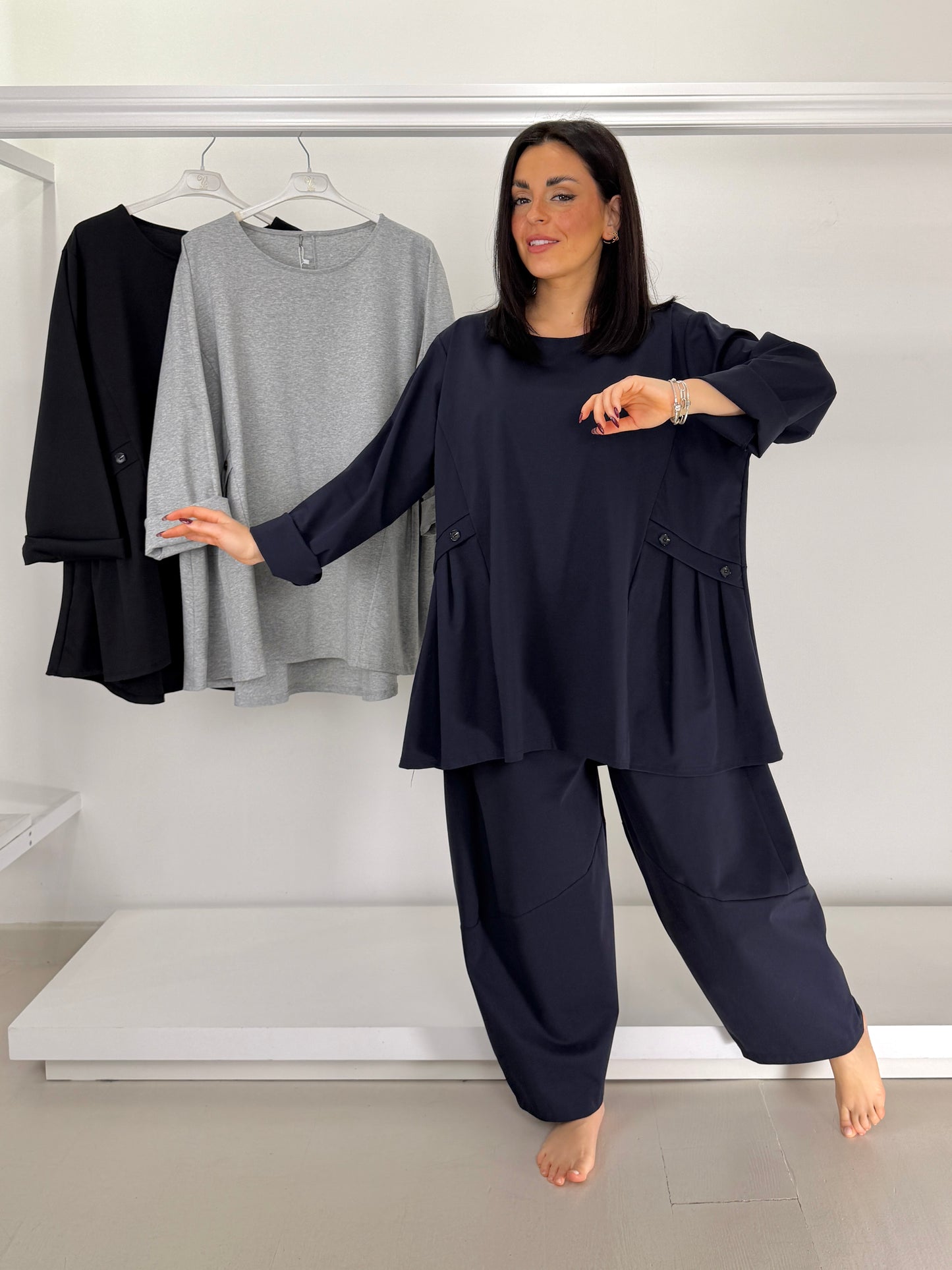 Maglia punto roma con pieghe e bottoncini