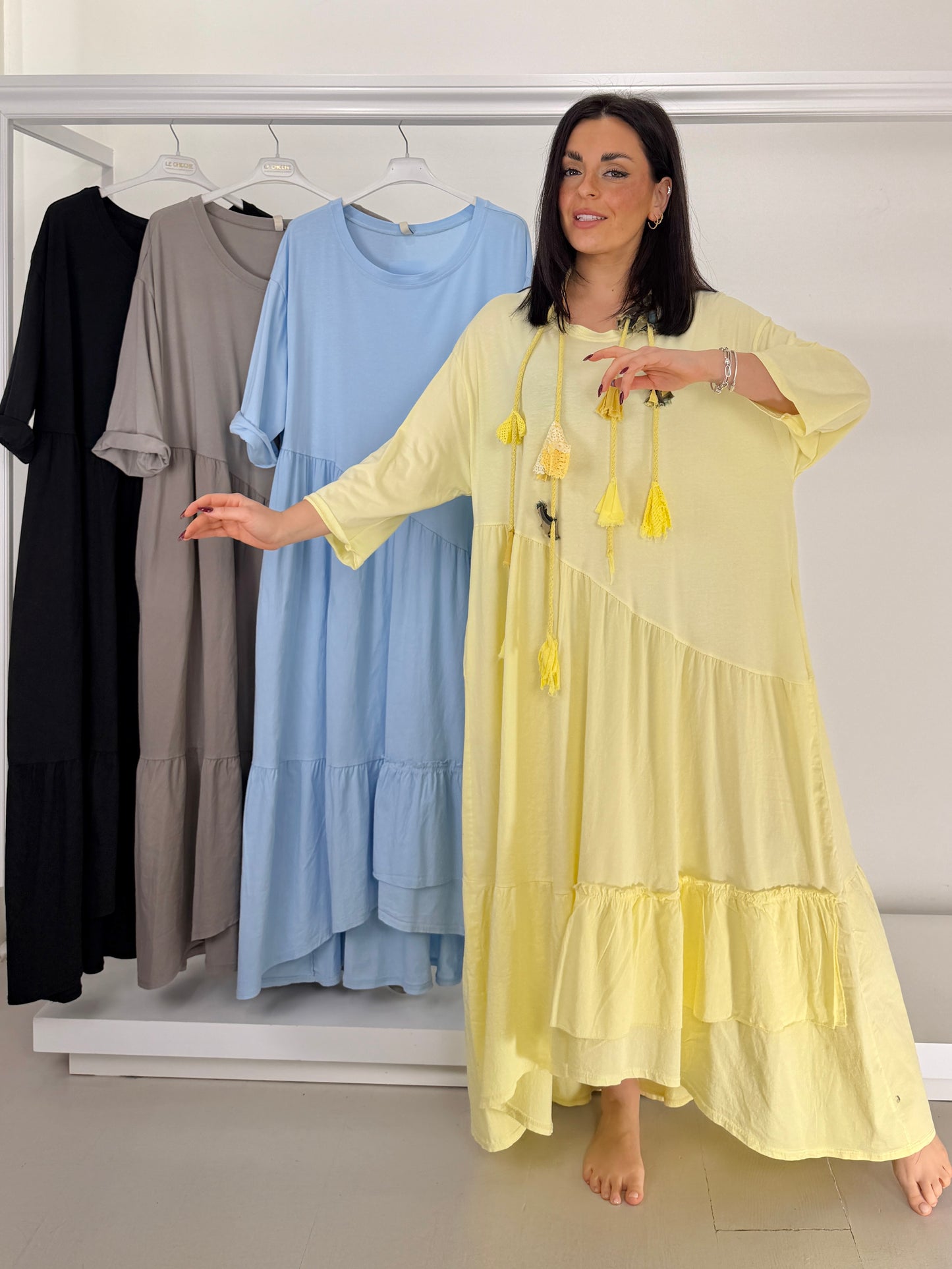 Abito due tessuti con balze