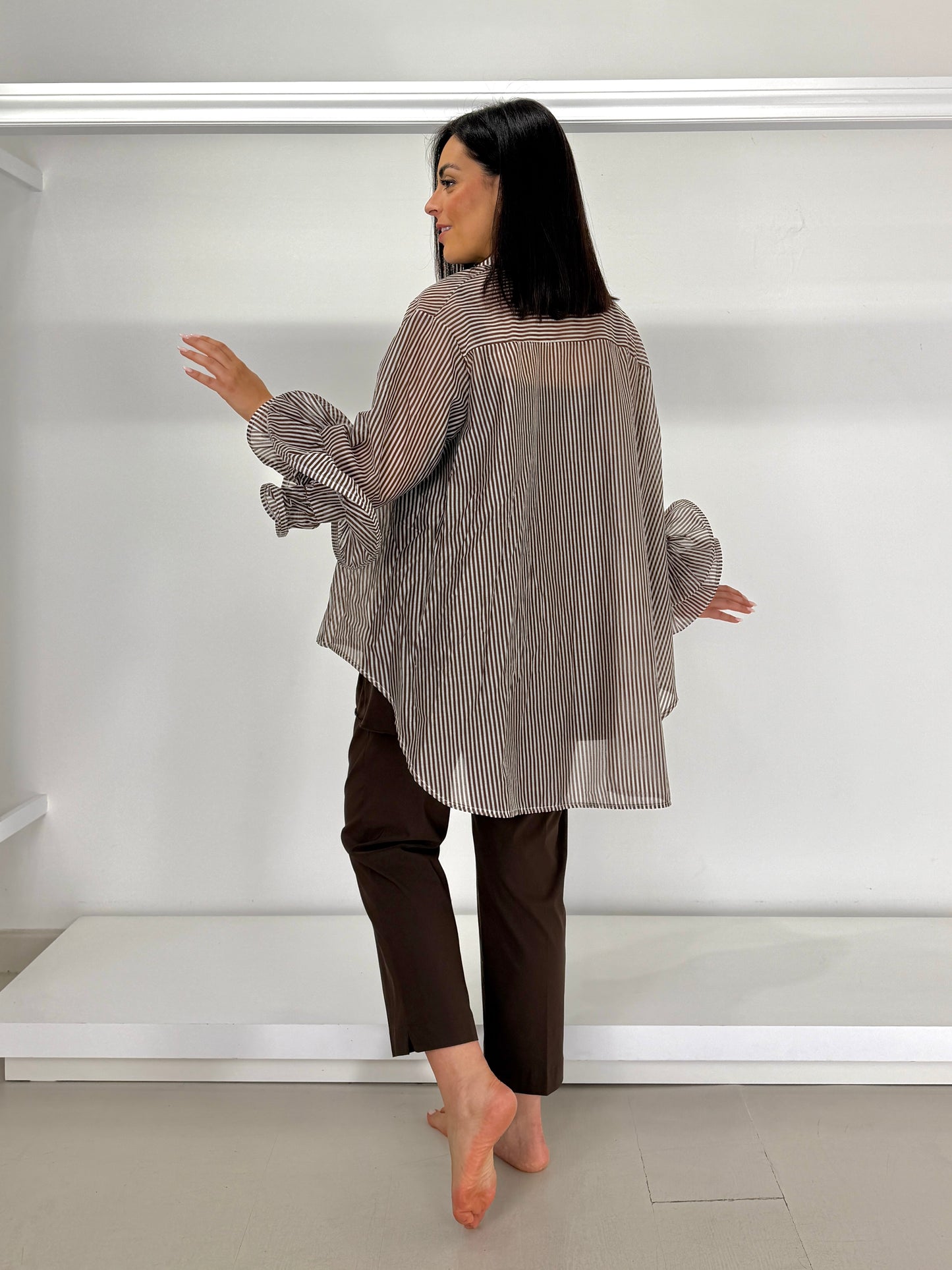 Camicia a righe manica volant