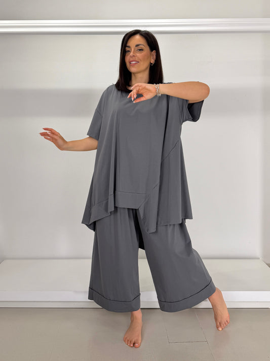 T-shirt svasata con punta - over