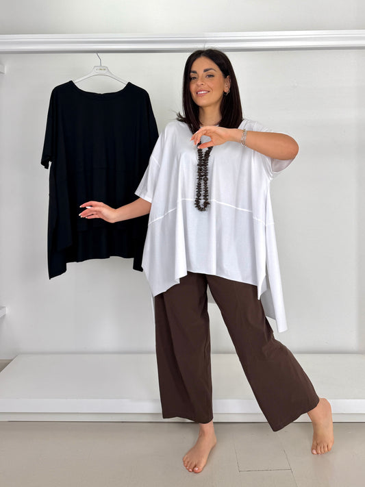 T-shirt svasata spacchi alti