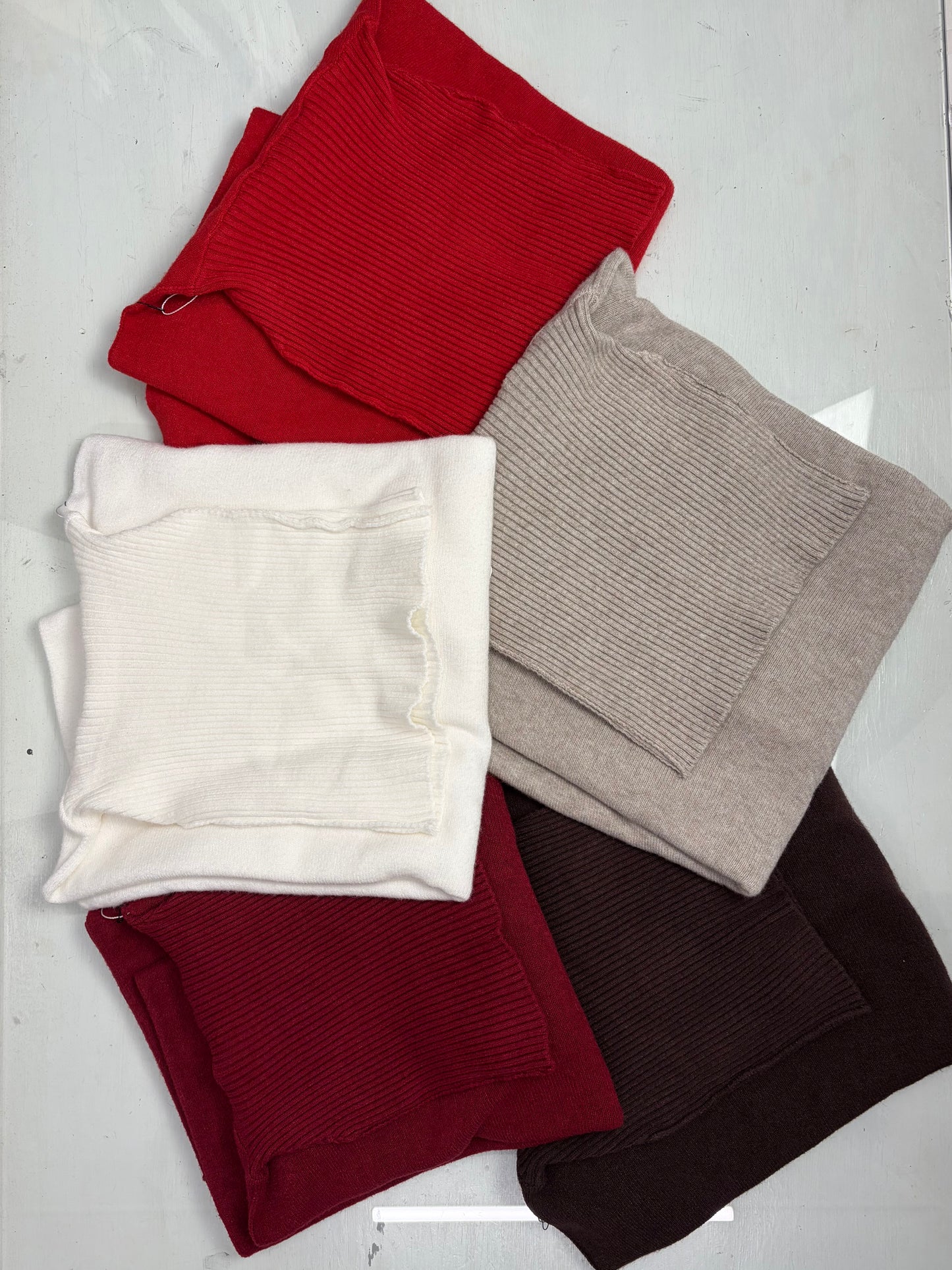 Pullover scatoletta dolcevita