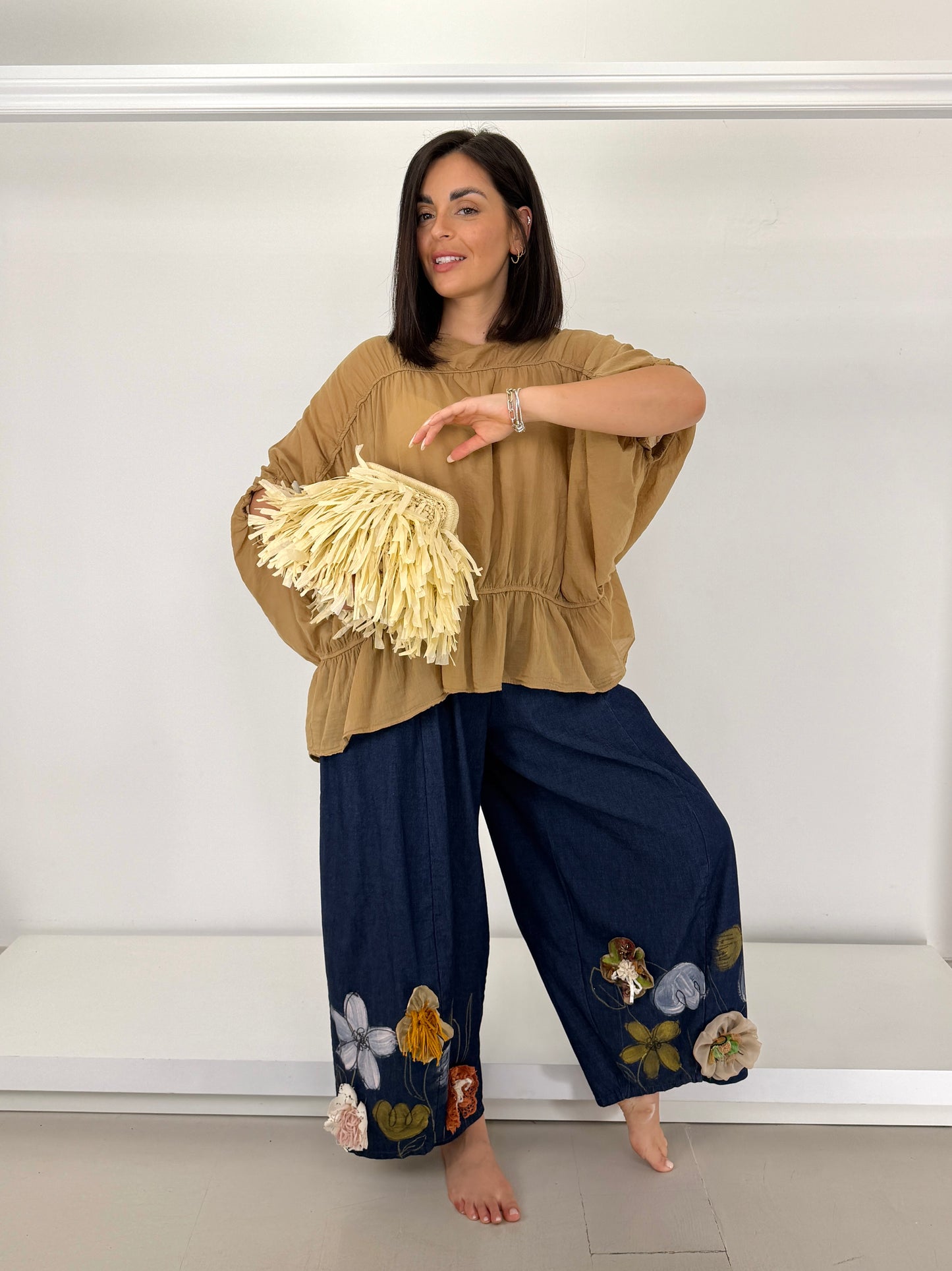 Jeans gamba larga ovetto applicazione e dipinto a mano - 1