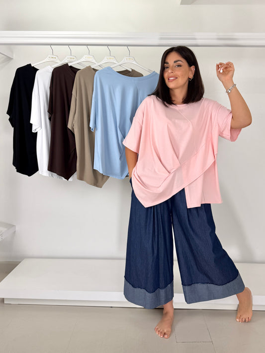 T-shirt asimmetrica con pieghe