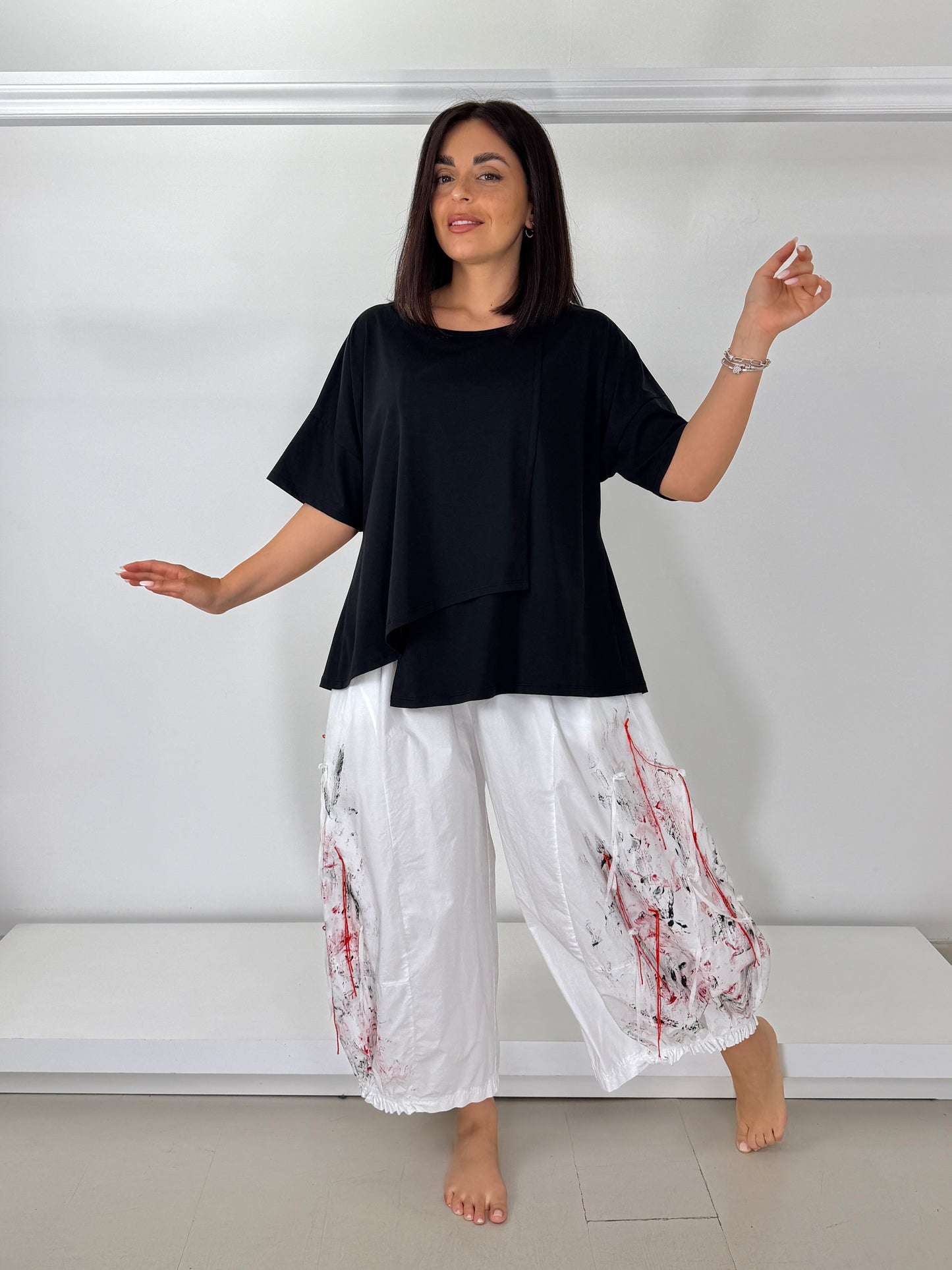 T-shirt asimmetrica sfiancata