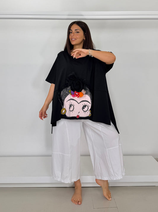 T-shirt svasata spacchi alti applicazione fatta a mano Betty/Frida