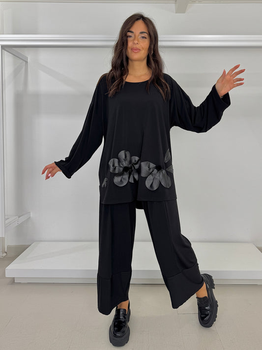 DOLCEMENTE CURVY maglia fluida applicazioni in ecopelle