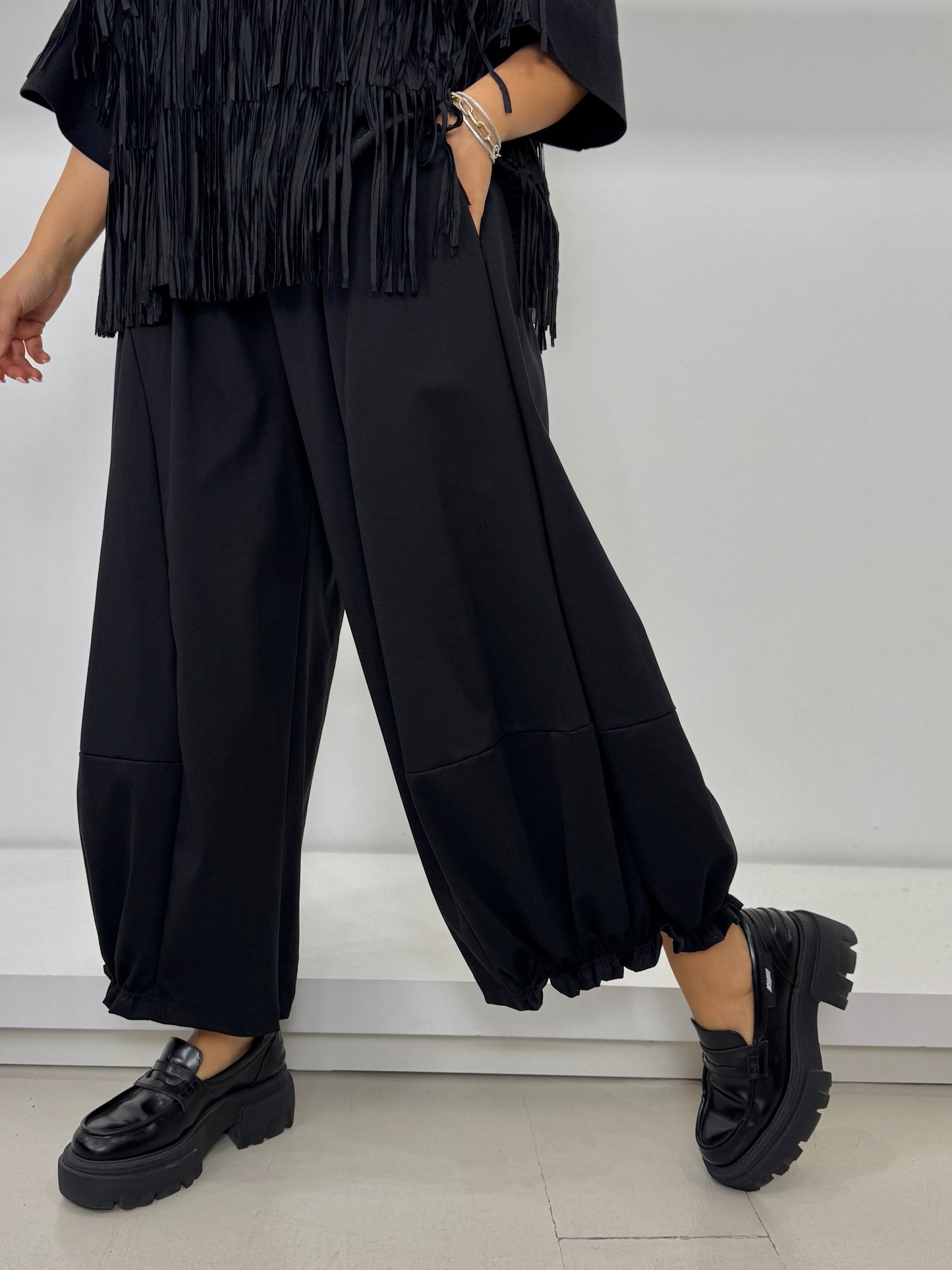 Pantalone fondo arricciato punto milano cotone