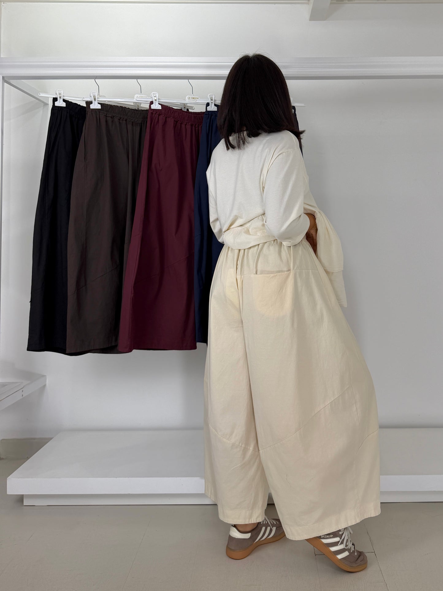 Pantalone gamba larga in cotone leggero