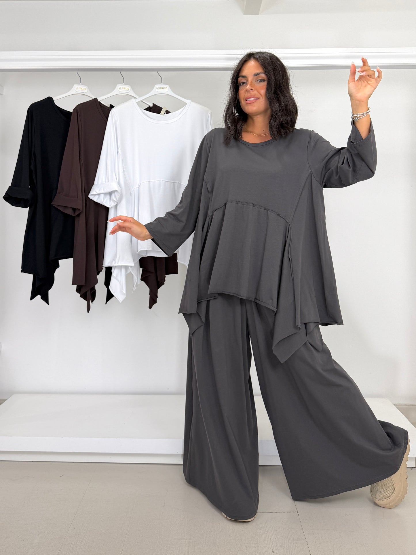T-shirt leggermente sfiancata con punte manica 3/4