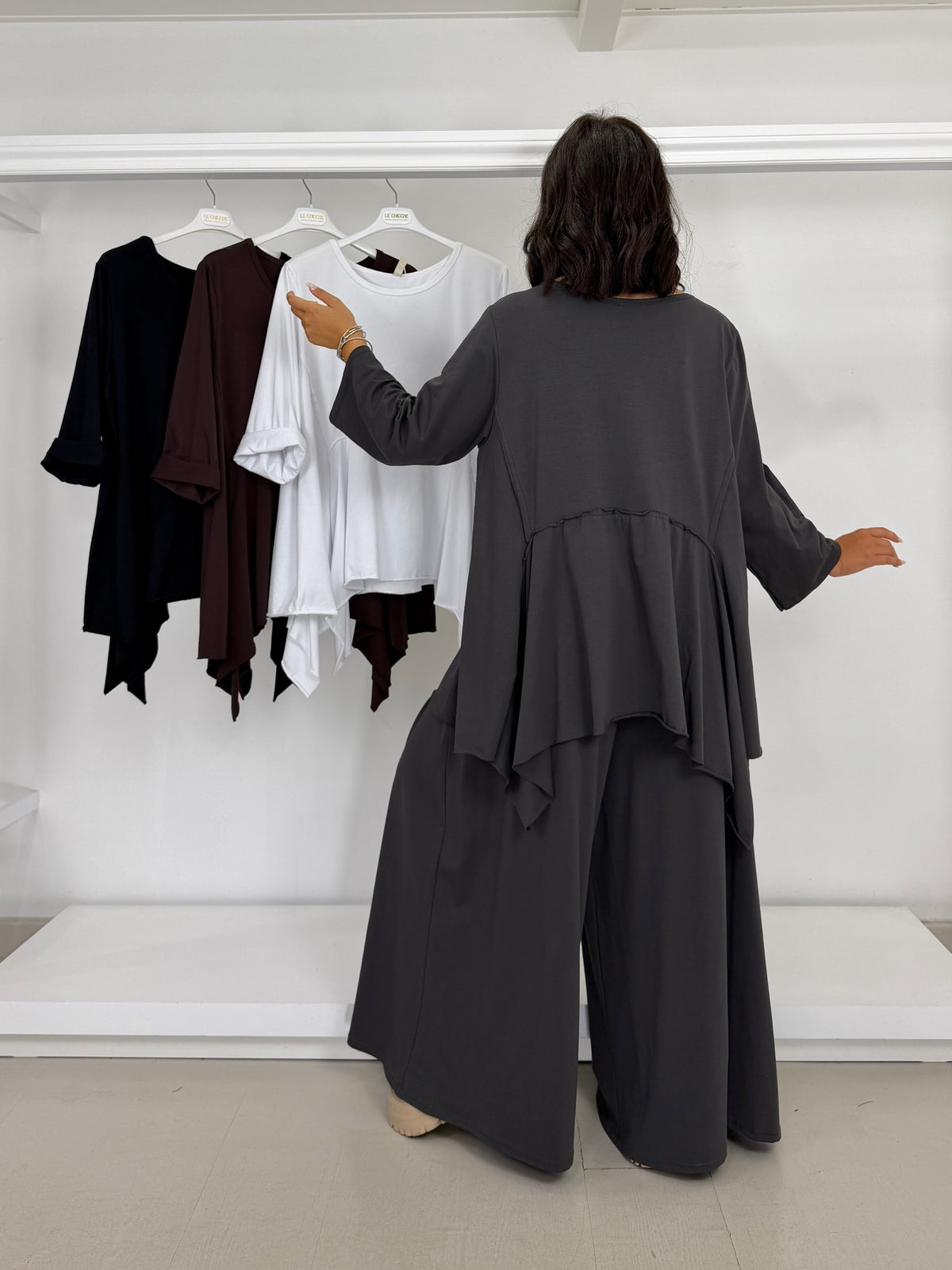 Maglia leggermente sfiancata con punte manica 3/4