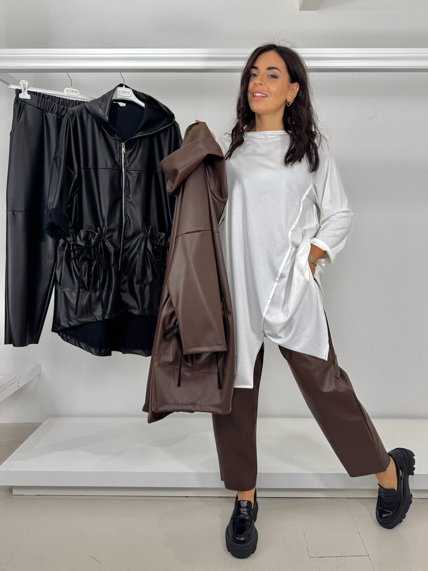 Maglia svasata collo a cratere