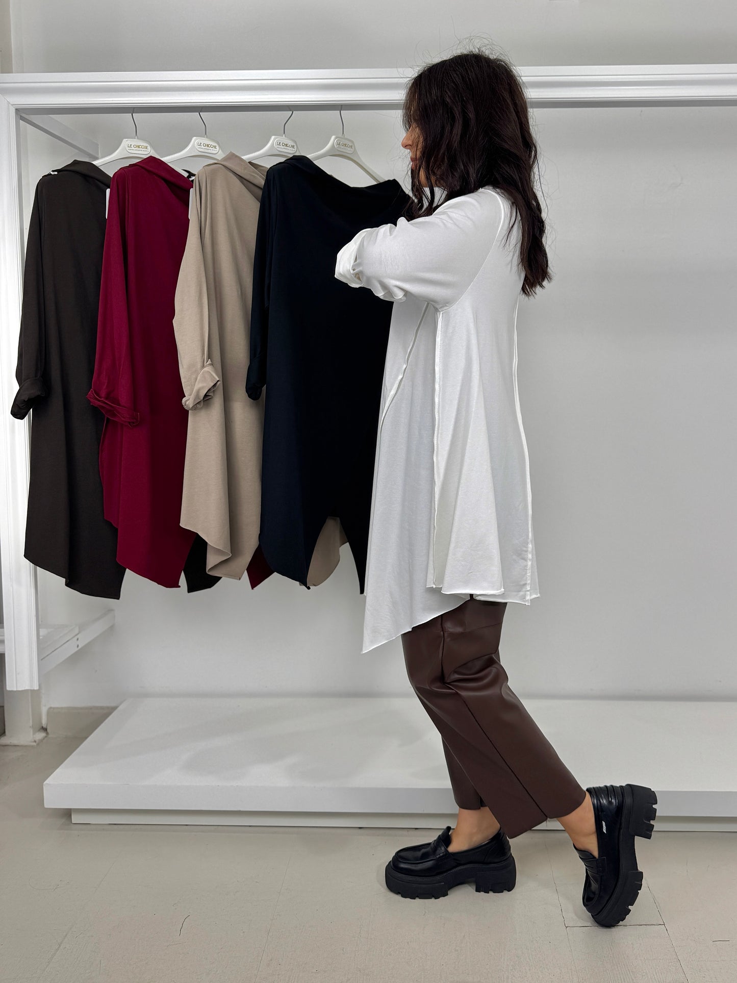 Maglia svasata collo a cratere