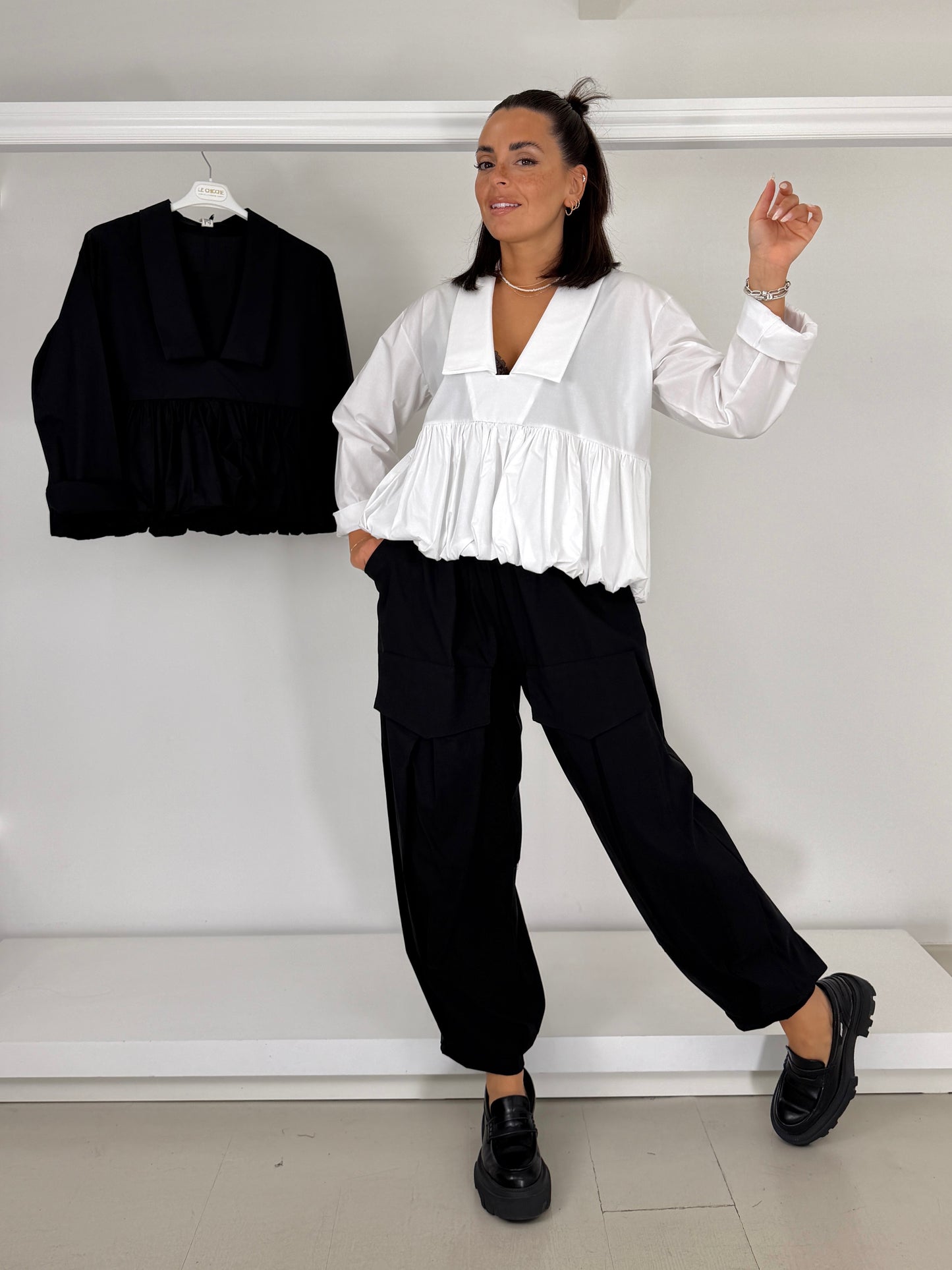 Camicia arricciata con scollo a V